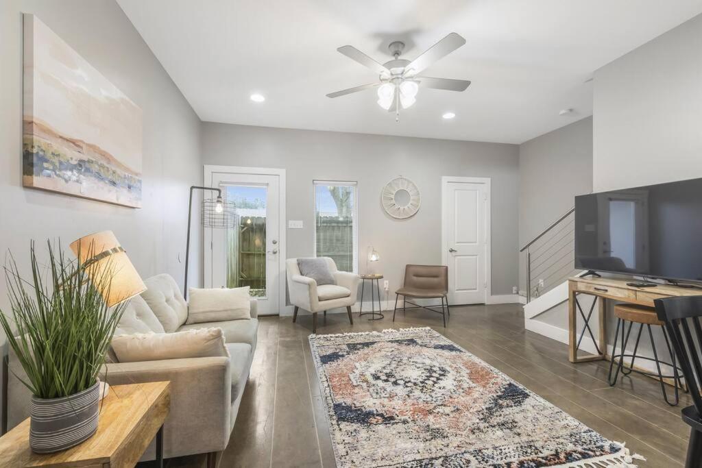 Cozy 2 Bed Townhome Near The Hospital Lafayette Exterior foto